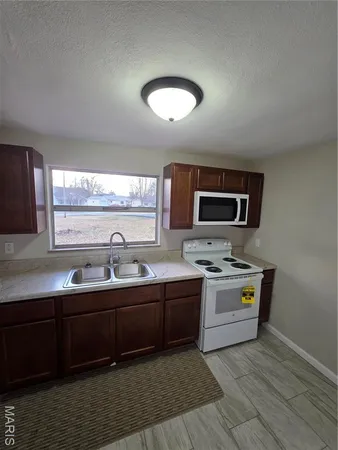 $1,600 | 56 Friendly Drive, Belleville, IL 62226
