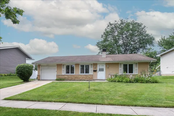 $359,900 | 1475 Rosedale Lane, Hoffman Estates, IL 60169