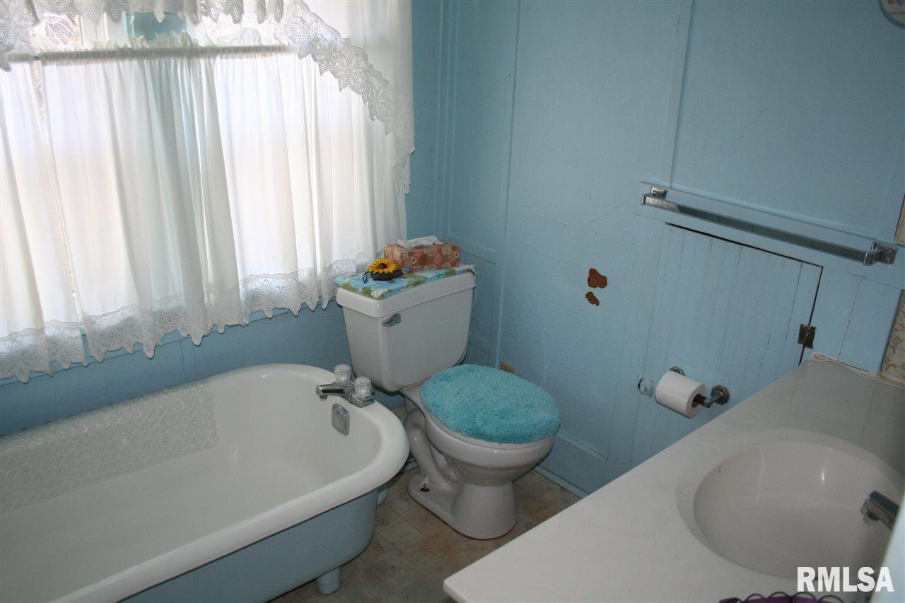 808 Springfield Road East Peoria, IL 61611 - Photo 18 of 25 Gallery Image 18
