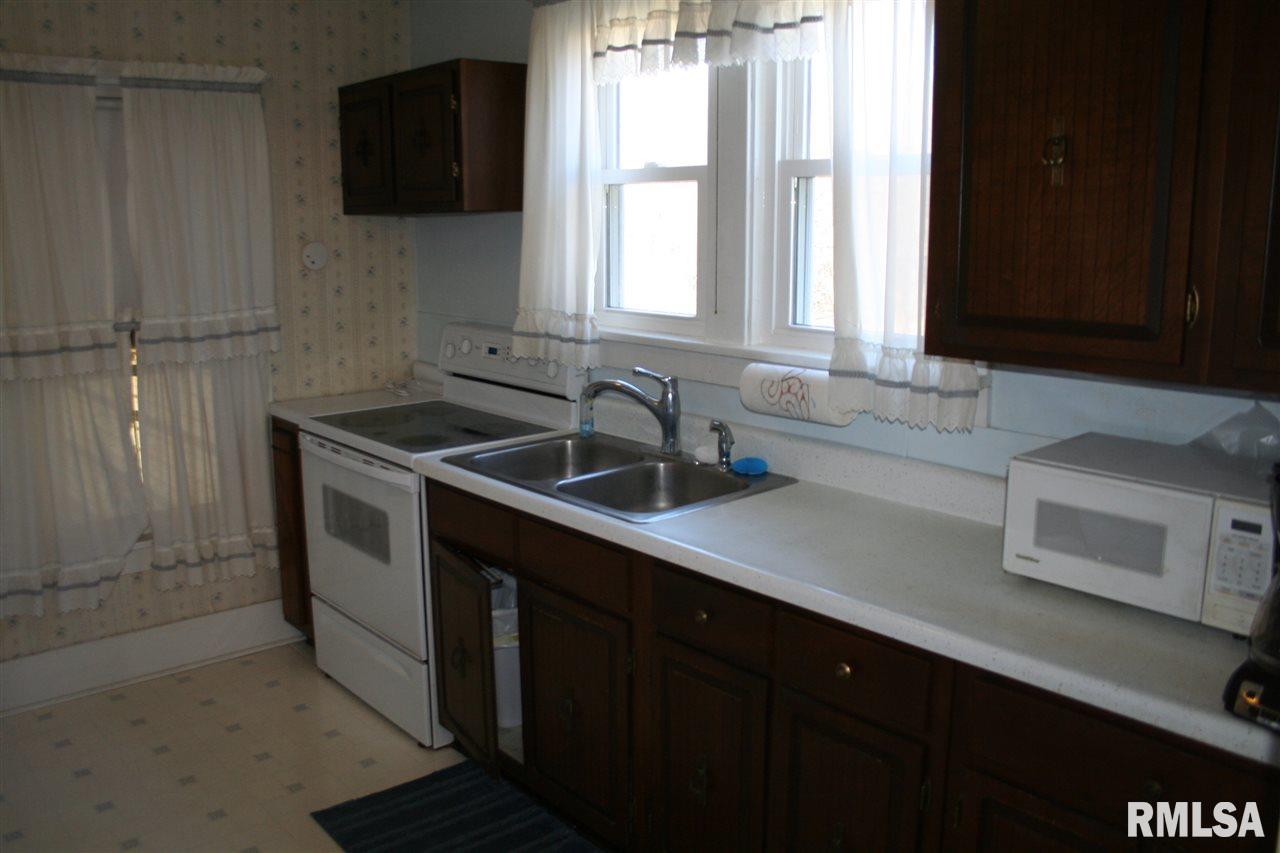808 Springfield Road East Peoria, IL 61611 - Photo 7 of 25 Gallery Image 7