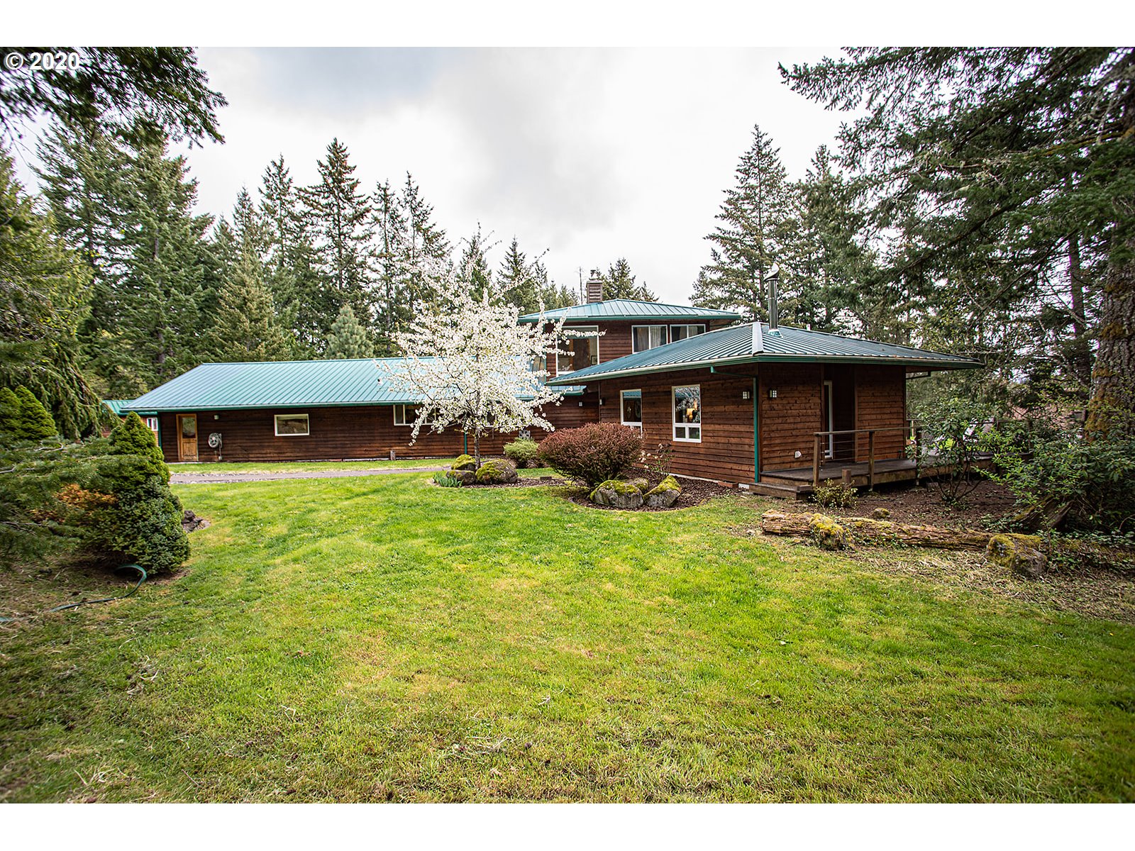 2121 East Loop Road Stevenson, WA 98648 - Photo 1 of 29