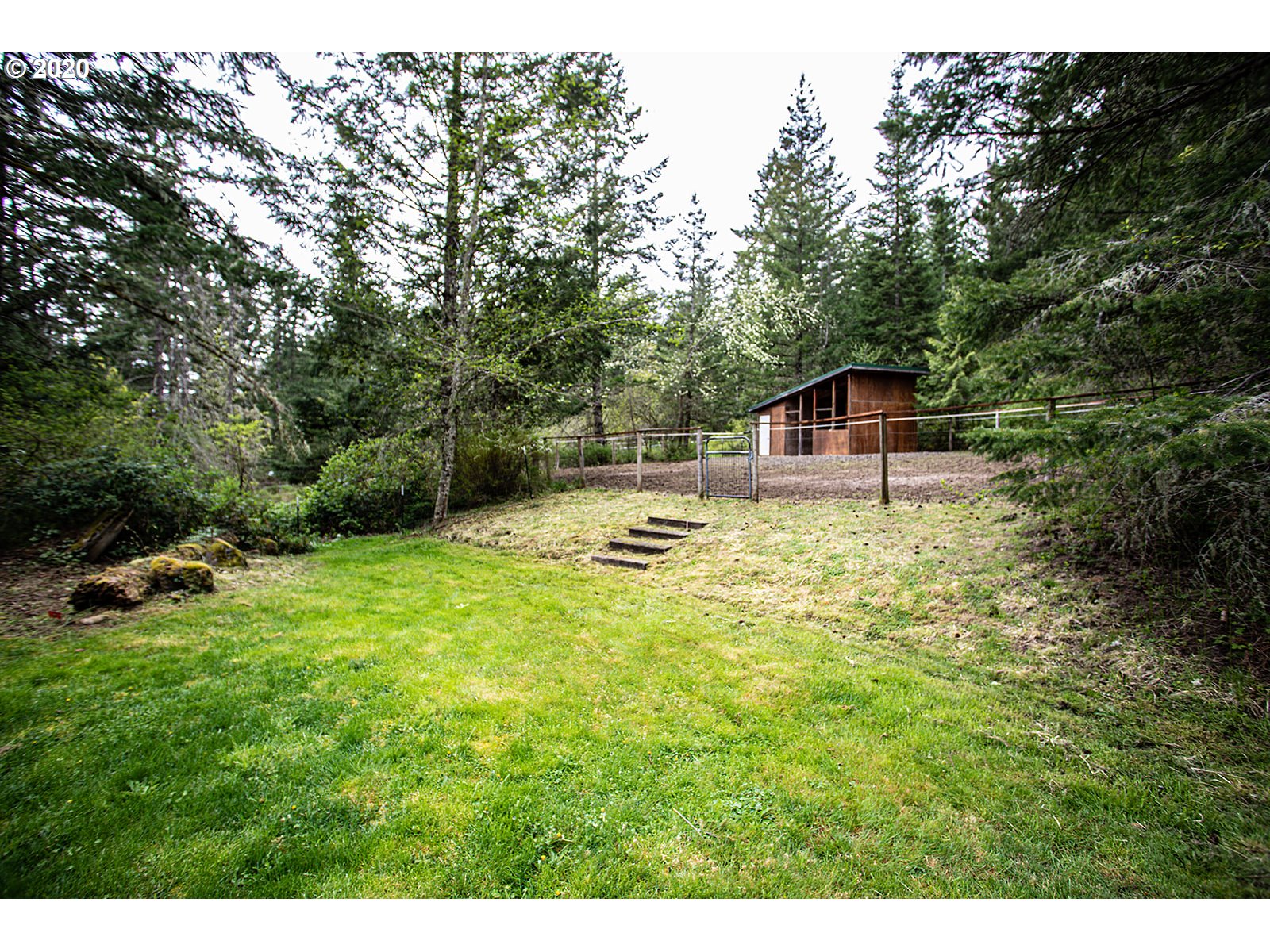2121 East Loop Road Stevenson, WA 98648 - Photo 22 of 29 Corral