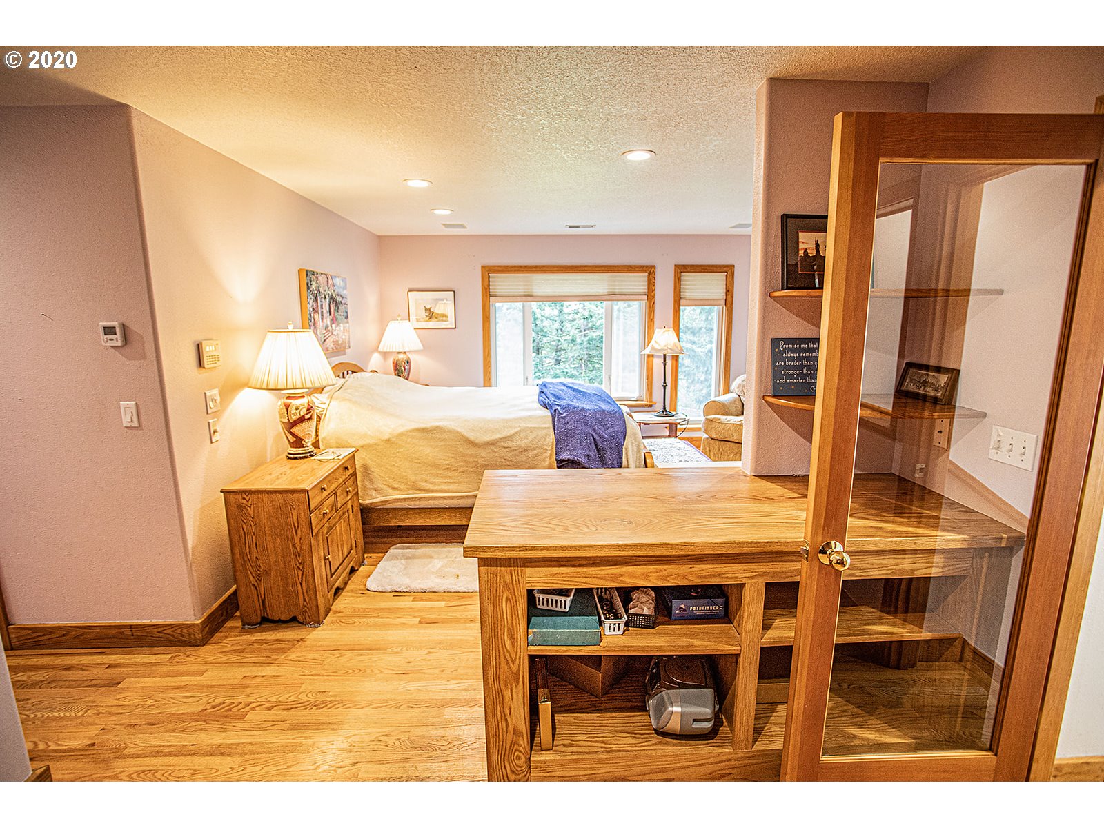 2121 East Loop Road Stevenson, WA 98648 - Photo 9 of 29 Bedroom, Primary