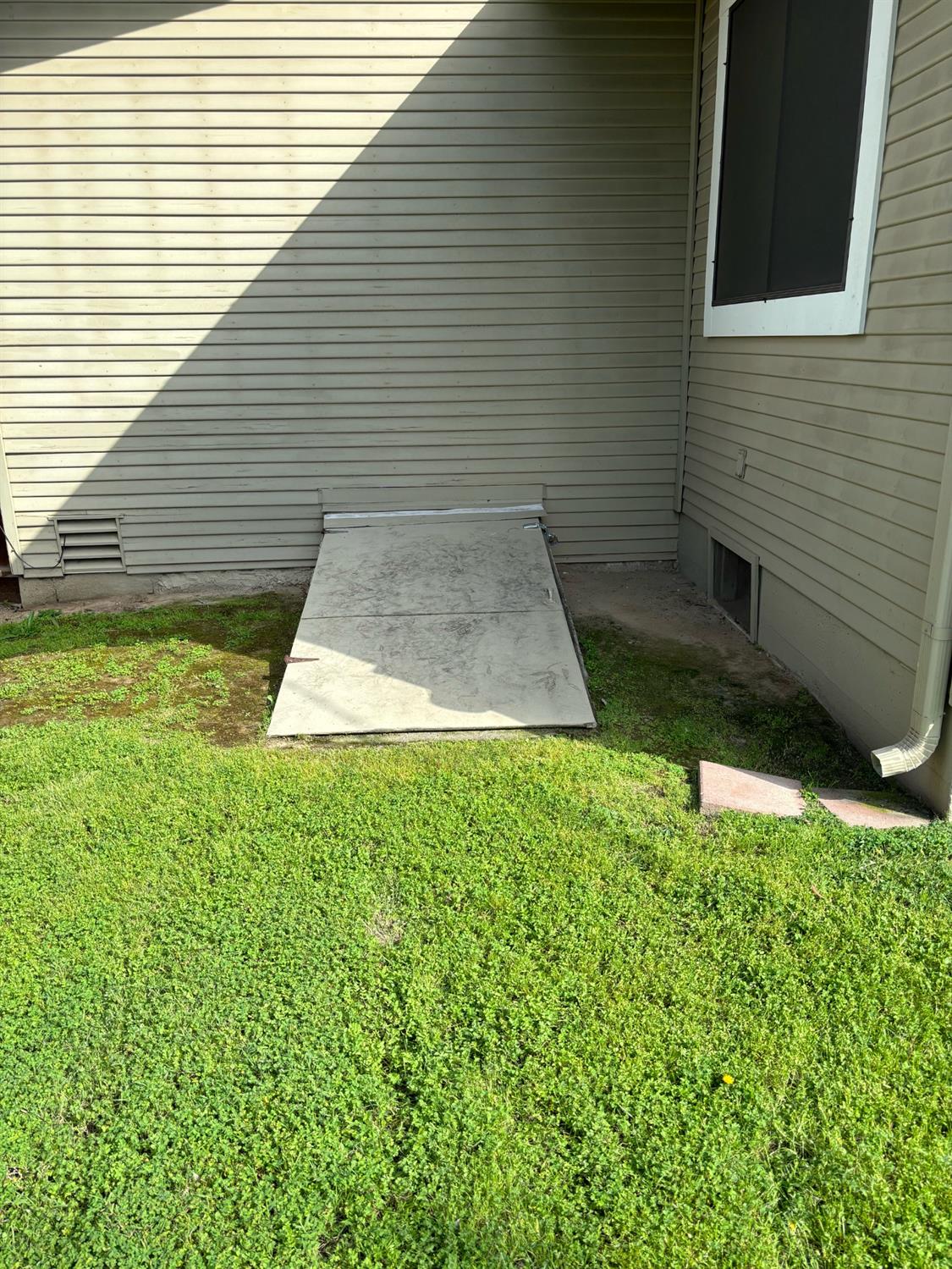 417 Enslen Avenue Modesto, CA 95354 - Photo 22 of 24 a view of a backyard