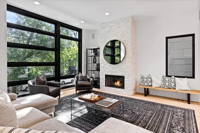 $1,890,000 | 1732 North Winchester Avenue, Chicago, IL 60622