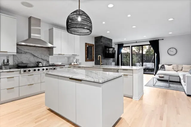 $1,890,000 | 1732 North Winchester Avenue, Chicago, IL 60622