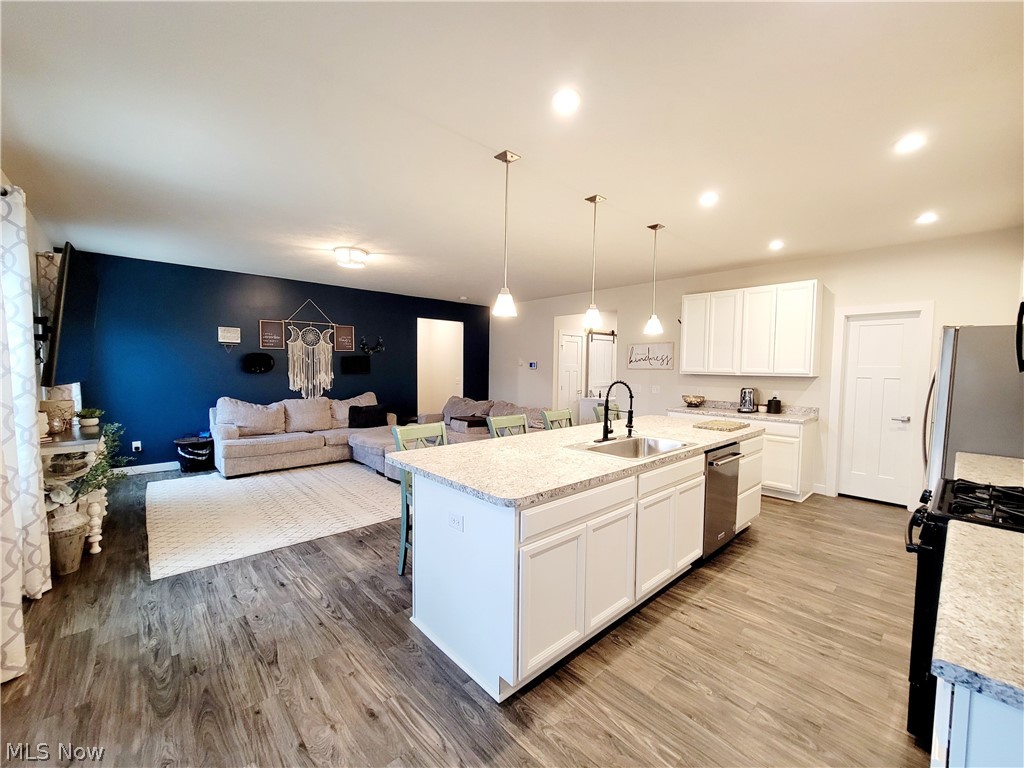 520 Oliver Way Rittman, OH 44270 - Photo 16 of 50 Spacious kitchen