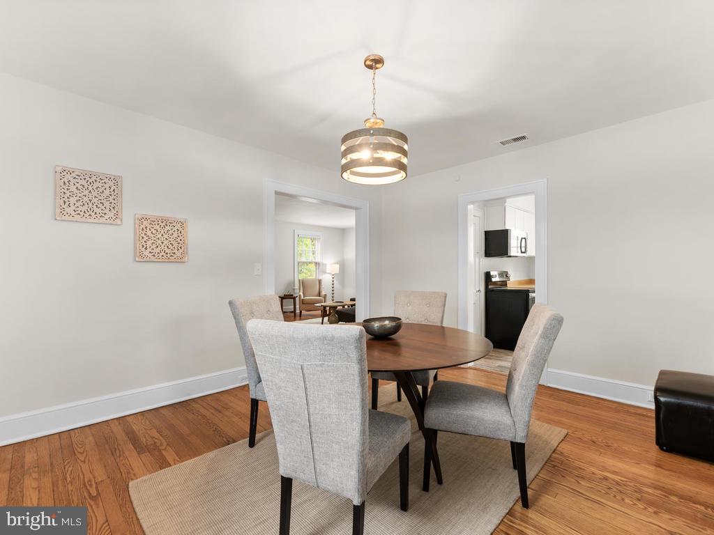 8603 Mayfair Place Silver Spring, MD 20910 - Photo 12 of 35