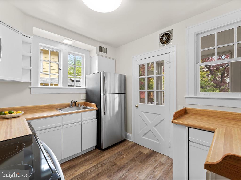 8603 Mayfair Place Silver Spring, MD 20910 - Photo 17 of 35