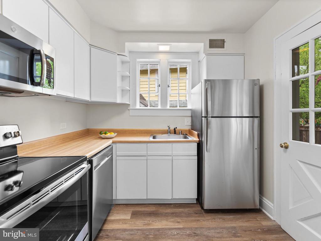 8603 Mayfair Place Silver Spring, MD 20910 - Photo 18 of 35