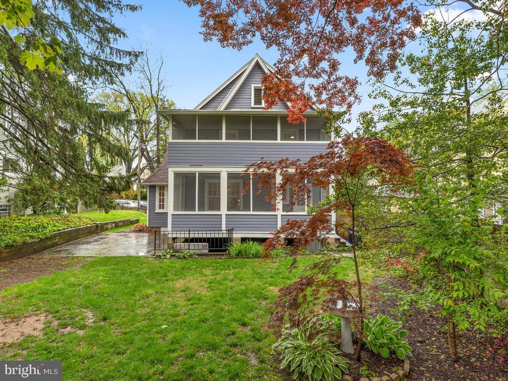 8603 Mayfair Place Silver Spring, MD 20910 - Photo 3 of 35