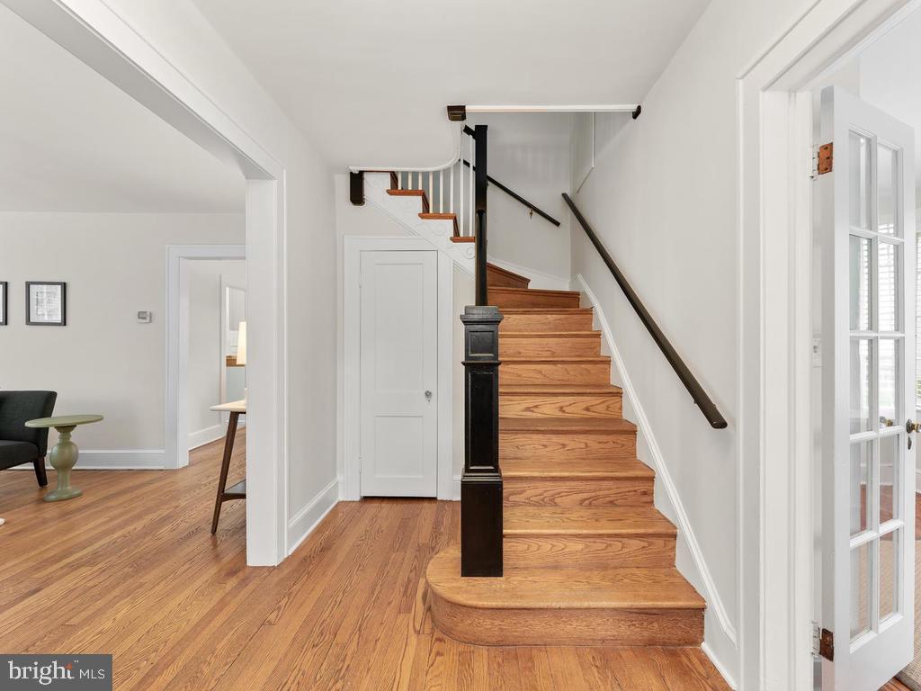 8603 Mayfair Place Silver Spring, MD 20910 - Photo 4 of 35