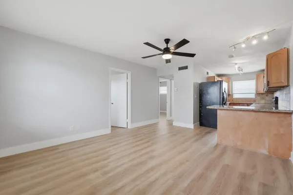 $1,900 | 6191 Southwest 37th Street, Unit 210, Davie, FL 33314