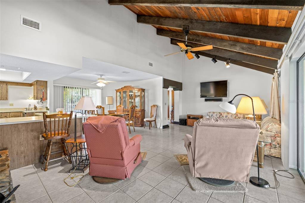 623 Racoon Lane Lorida, FL 33857 - Photo 11 of 80 a living room with furniture a dining table and chairs