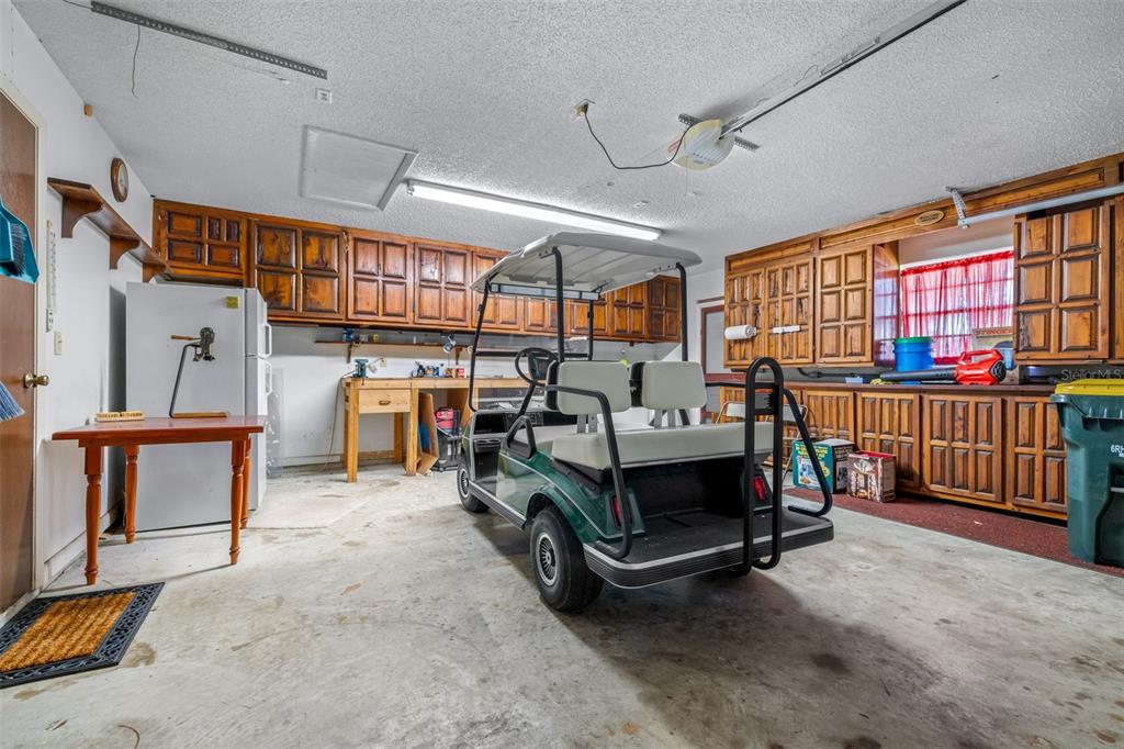 623 Racoon Lane Lorida, FL 33857 - Photo 33 of 80 a view of a bedroom with furniture and a window