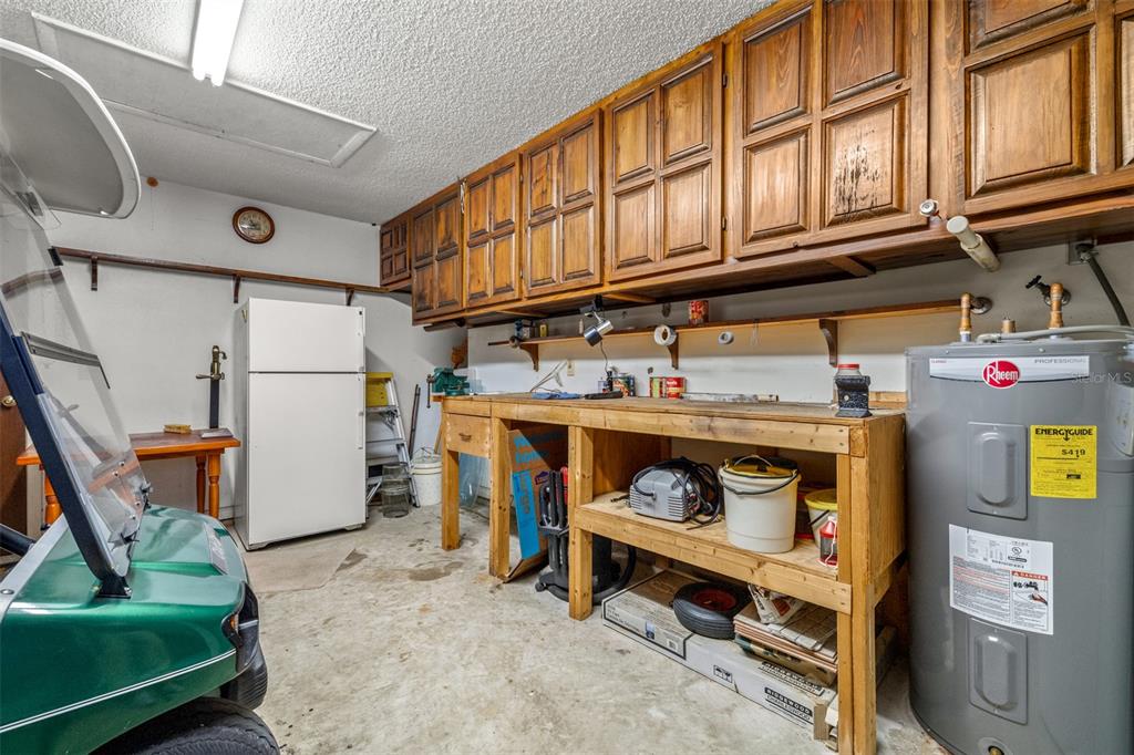 623 Racoon Lane Lorida, FL 33857 - Photo 36 of 80 a utility room with dryer and washer