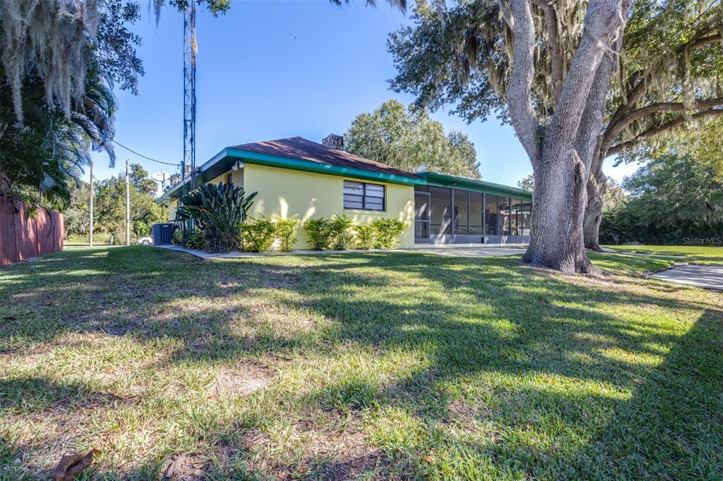 623 Racoon Lane Lorida, FL 33857 - Photo 43 of 80 a view of a house with a yard