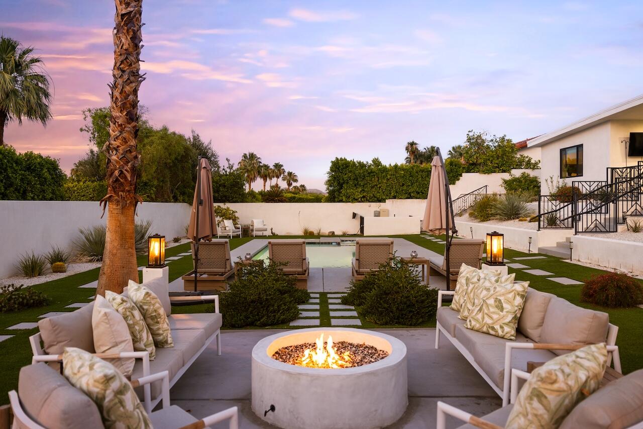 72870 Bel Air Road, Unit 3 Palm Desert, CA 92260 - Photo 28 of 36 a view of a chairs and table in the patio