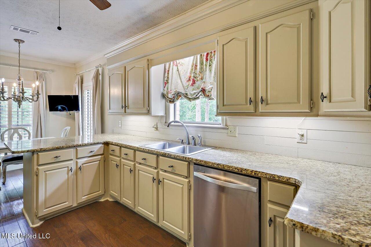 1507 West Flowers Road Terry, MS 39170 - Photo 15 of 47 15-1507 W Flowers Rd