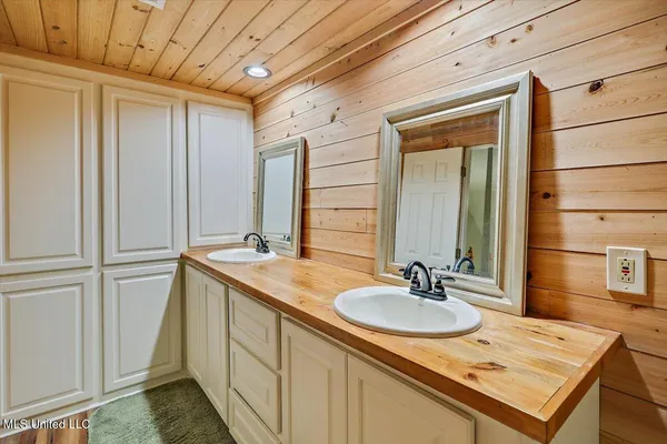 $434,900 | 1507 West Flowers Road, Terry, MS 39170