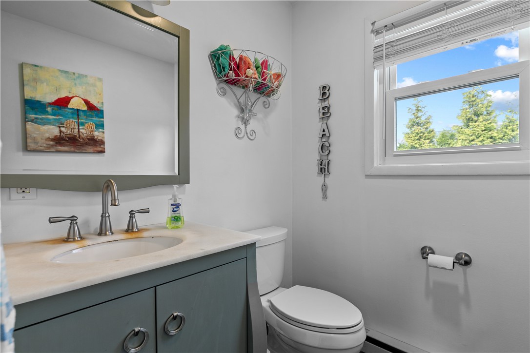 24 Aborn Street Newport, RI 02840 - Photo 12 of 33