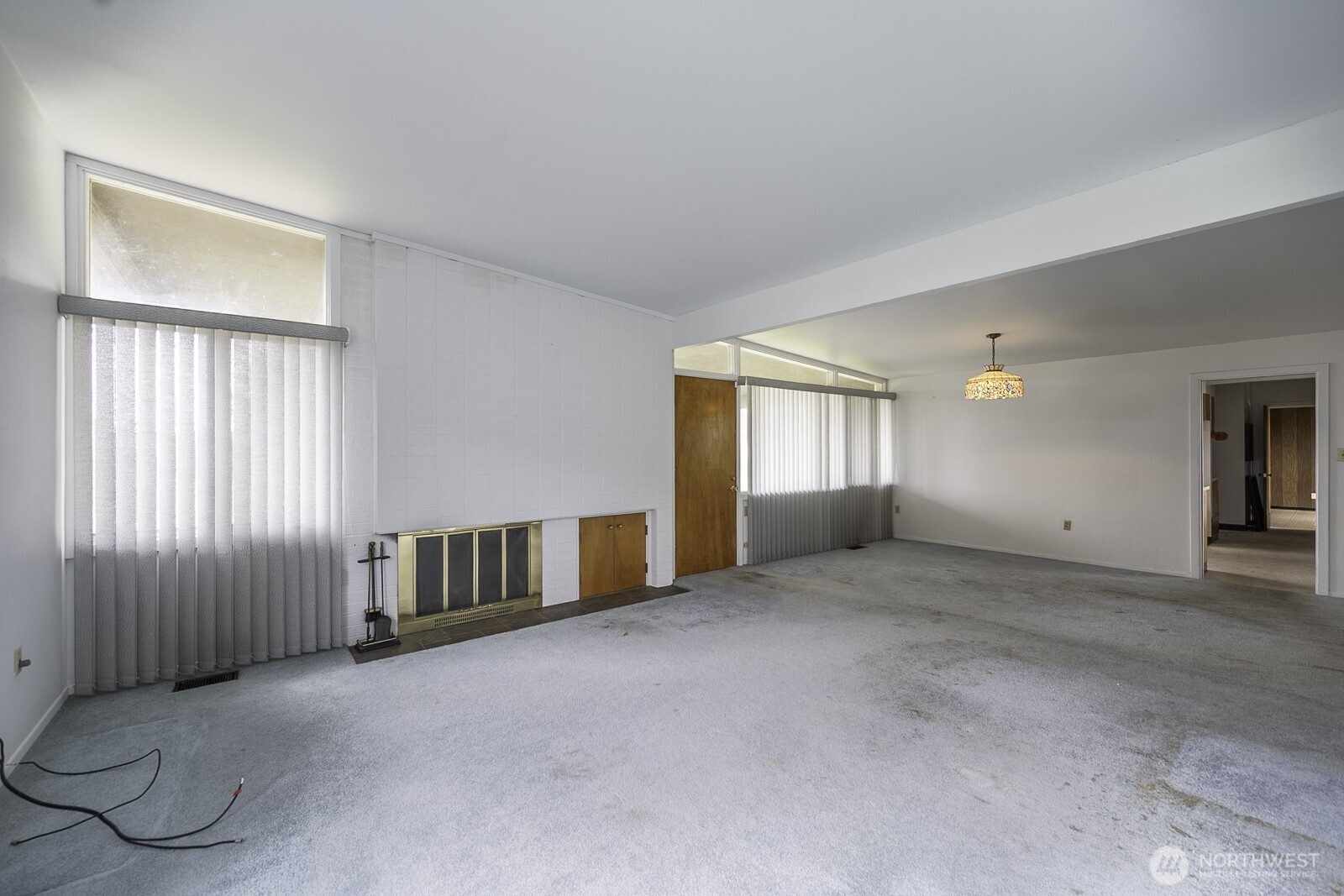 537 Fairchild Loop Moses Lake, WA 98837 - Photo 15 of 34 an empty room with windows