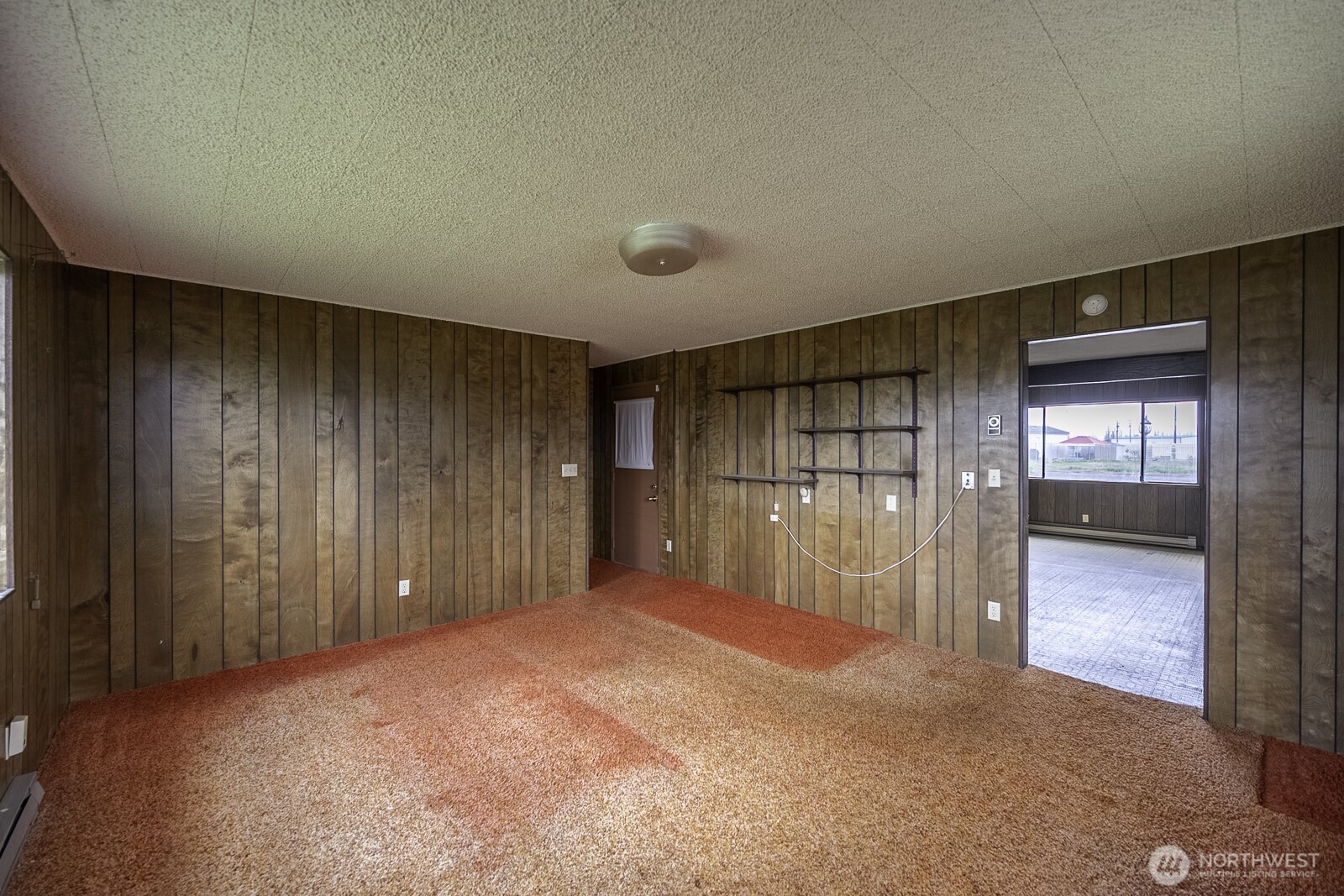 537 Fairchild Loop Moses Lake, WA 98837 - Photo 17 of 34 an empty room with closet and bathroom