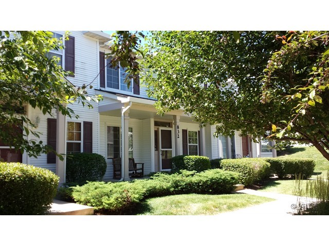 832 County Line Road Aurora, IL 60502 - Photo 2 of 12