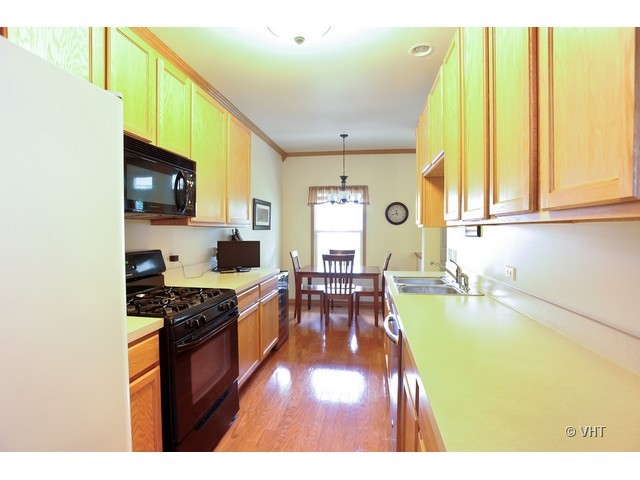 832 County Line Road Aurora, IL 60502 - Photo 6 of 12