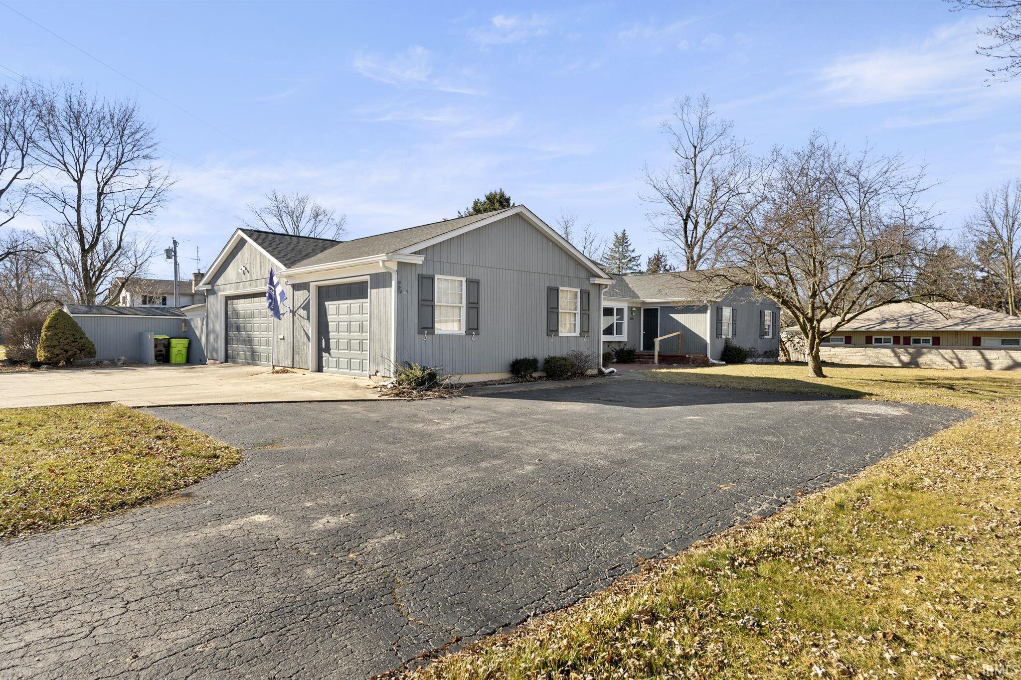 809 Flaxmill Road Huntington, IN 46750 - Photo 3 of 36 Gallery Image 3