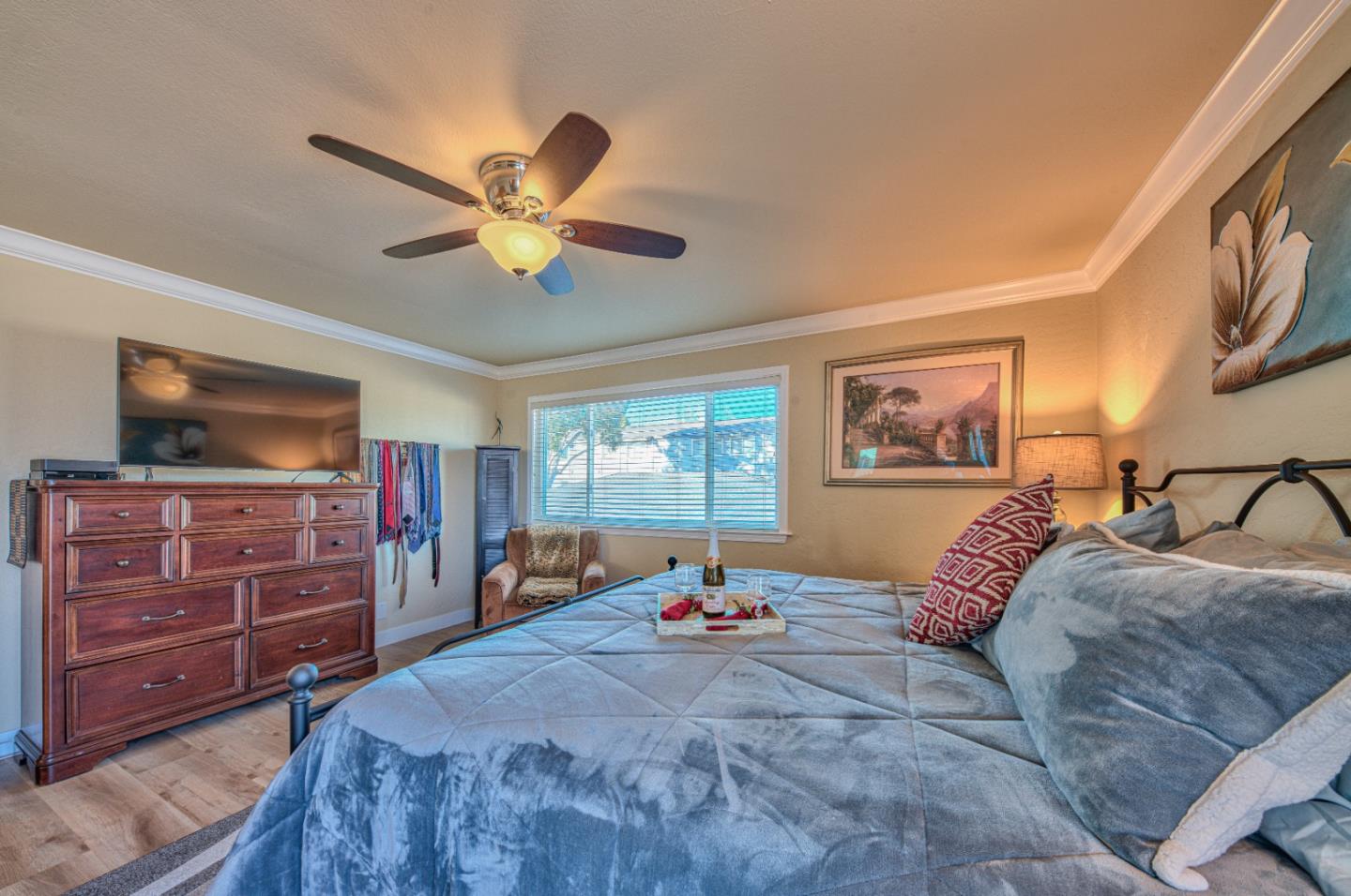 2224 Almaden Road, Unit A San Jose, CA 95125 - Photo 15 of 29 a living room with furniture and a flat screen tv