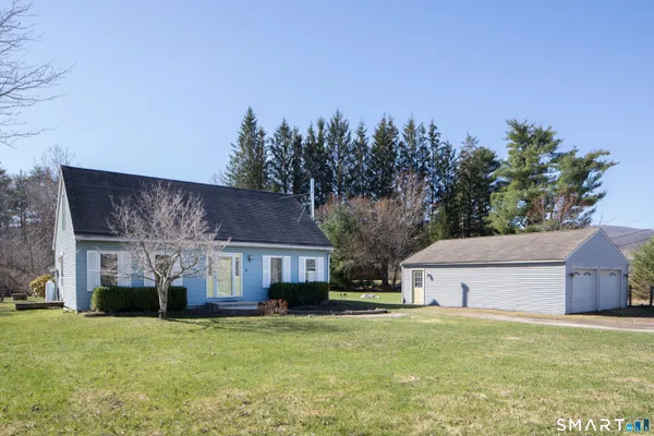 $325,000 | 16 Browns Lane, North Canaan, CT 06024