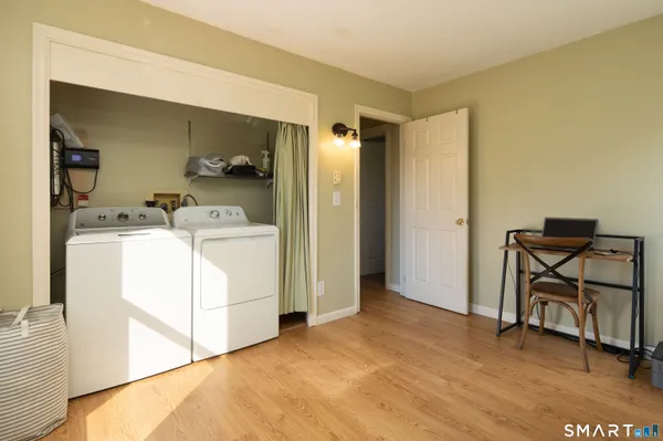 a view of utility room