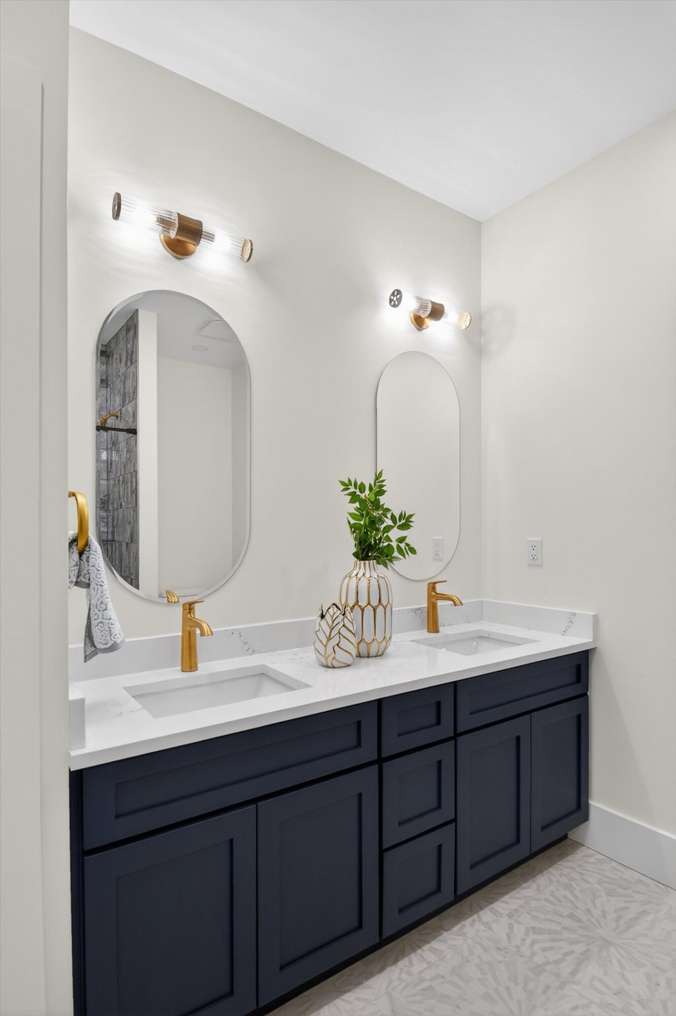 1410 Kearney Road Ann Arbor, MI 48104 - Photo 35 of 80 095-1410-Kearney-Rd-WindowStill-59