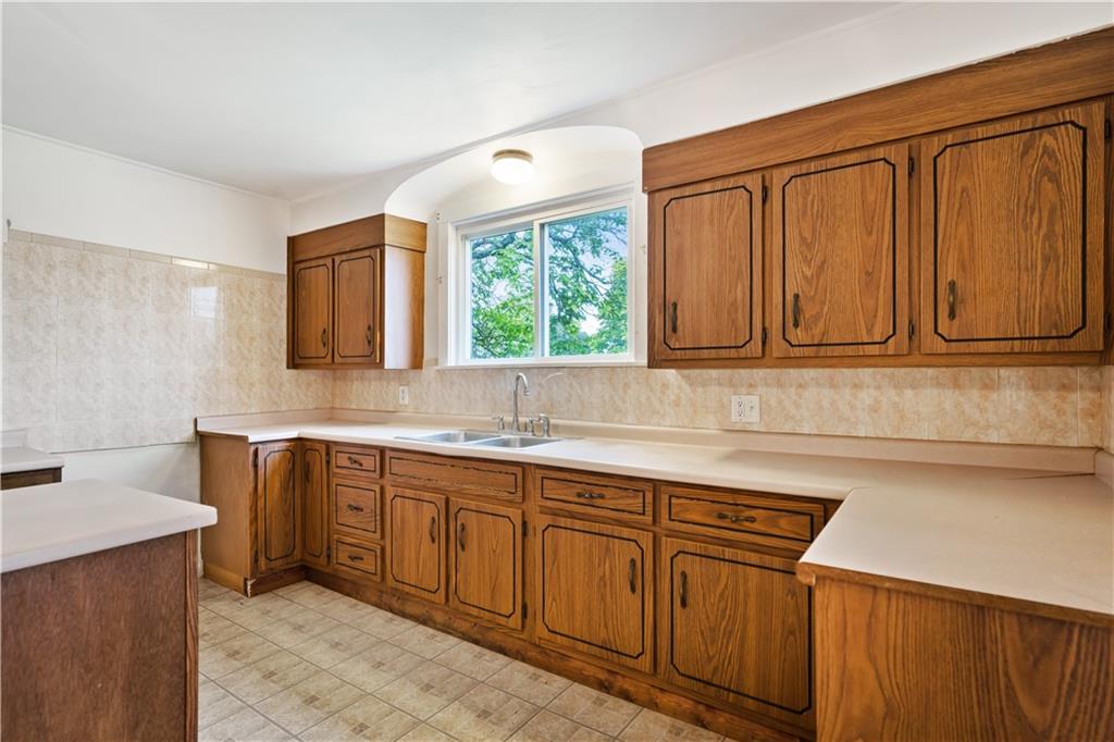611 Pittsburg Pike Ruffs Dale, PA 15679 - Photo 6 of 20