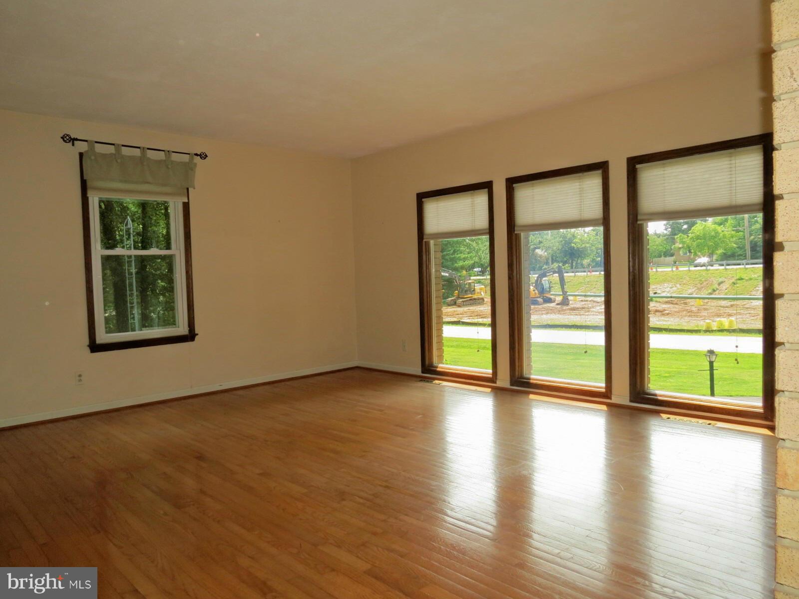 5401 Cabbage Spring Road Mount Airy, MD 21771 - Photo 4 of 30 Living Room