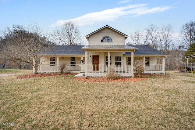 $590,000 | 300 Sugarwood Drive, Kingsport, TN 37663