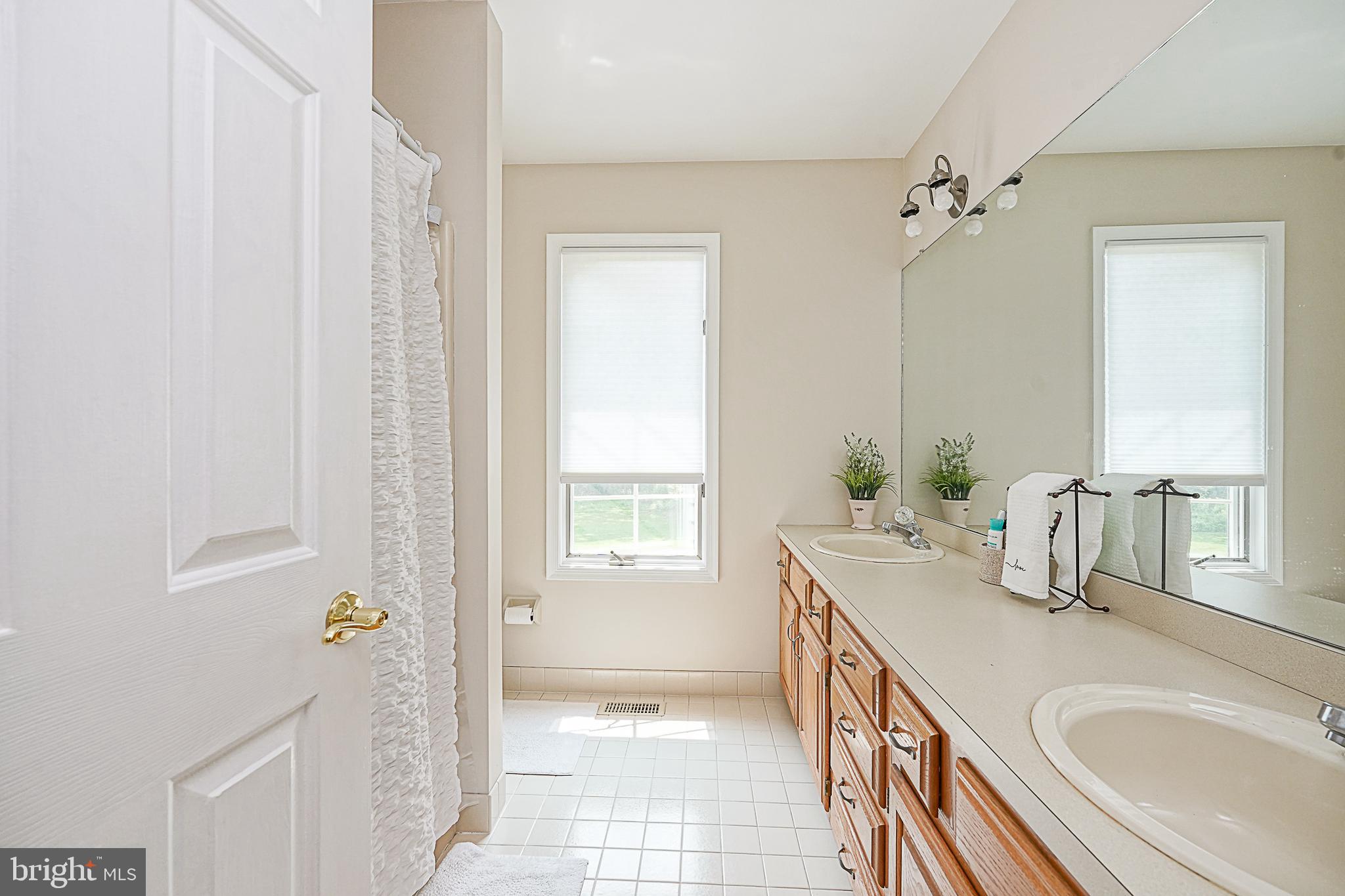 20 Maple Tree Drive Westampton, NJ 08060 - Photo 35 of 57 Upstairs Bathroom 2