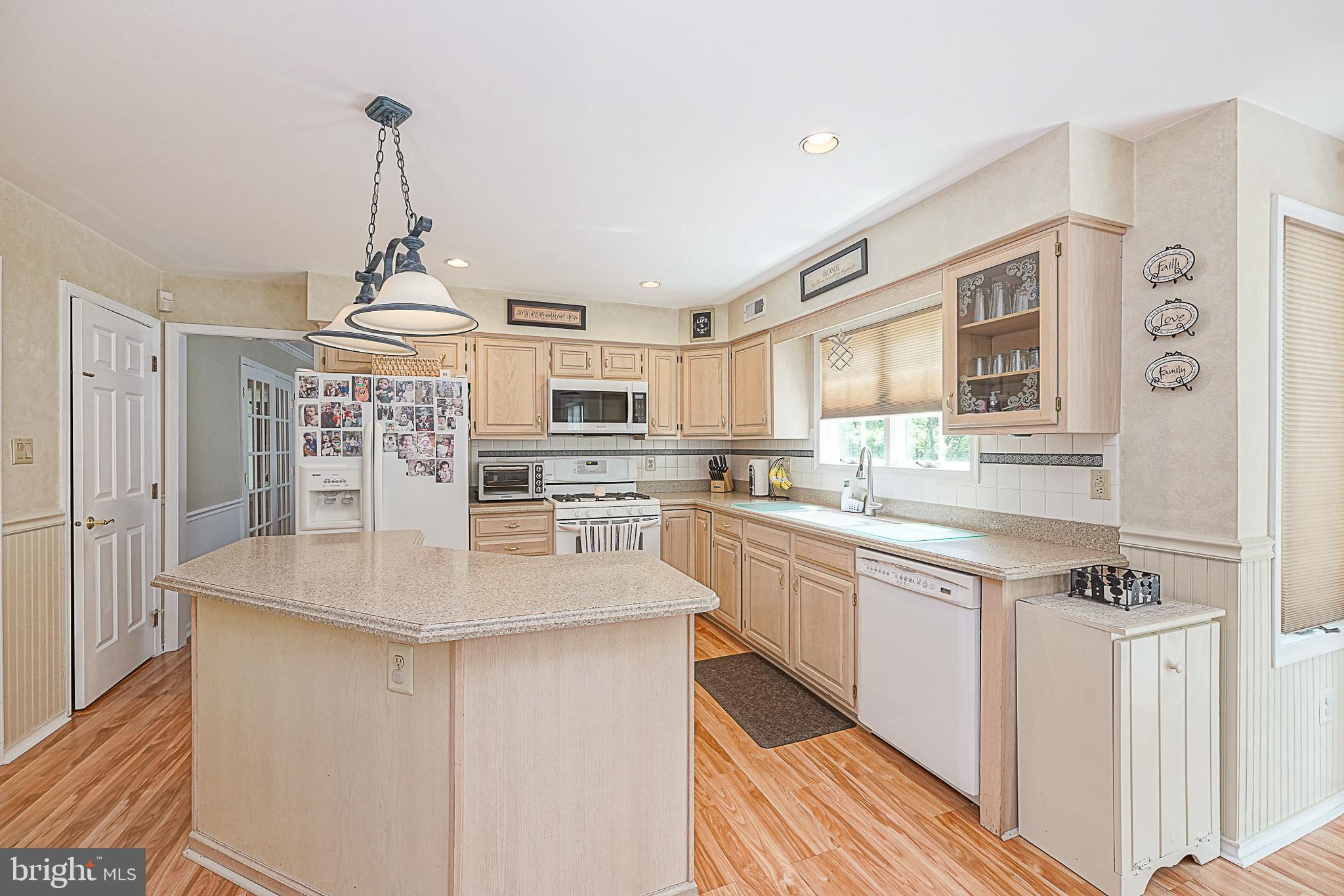 20 Maple Tree Drive Westampton, NJ 08060 - Photo 9 of 57 Kitchen