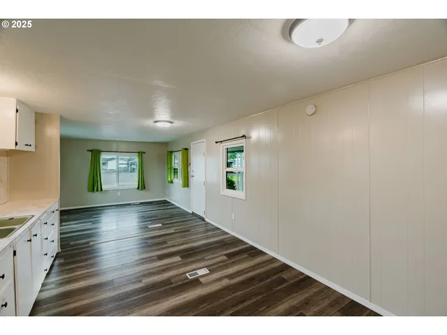 $55,000 | 4882 Lancaster Drive, Unit 7, Salem, OR 97305