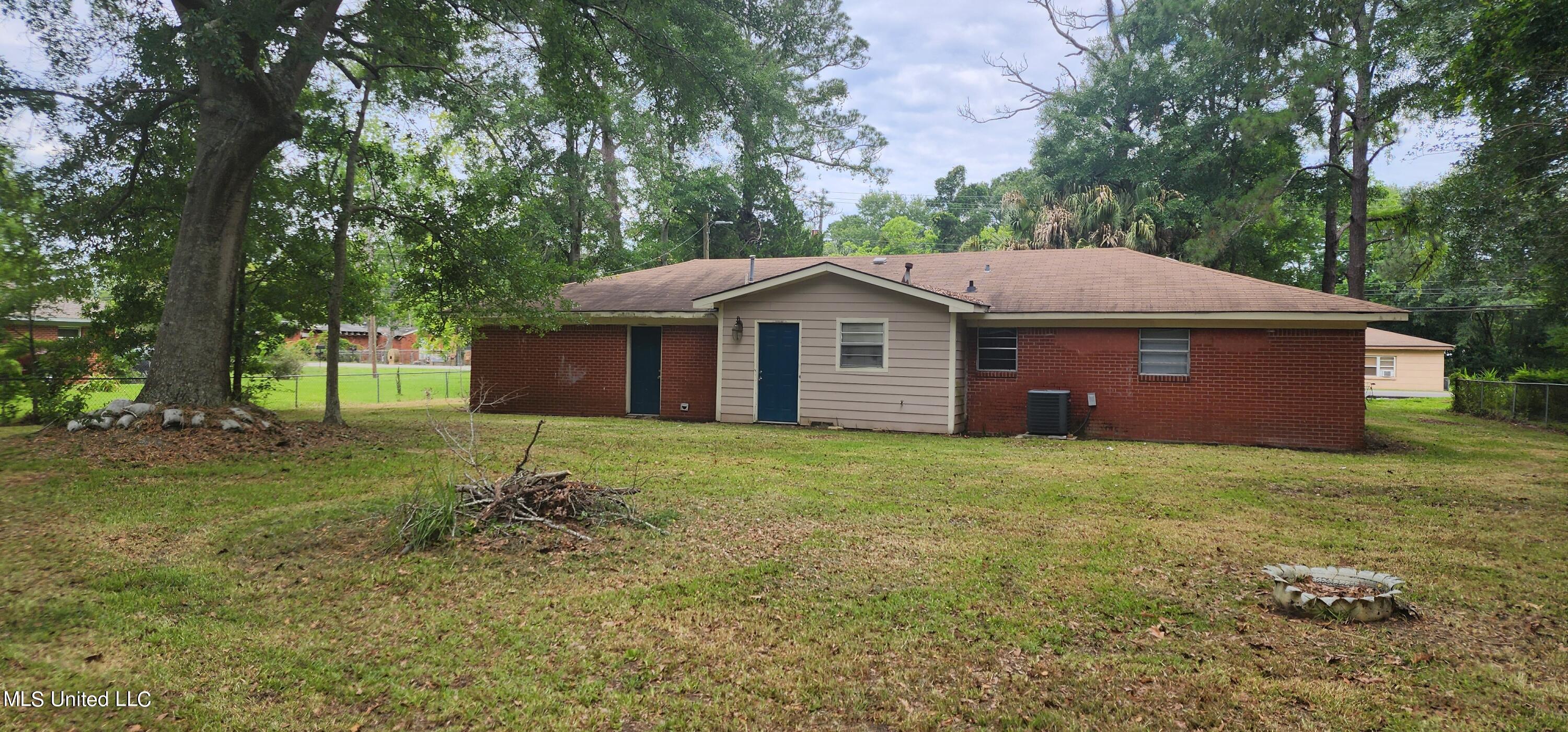 6336 Grierson Street Moss Point, MS 39563 - Photo 2 of 16 20240530_102802