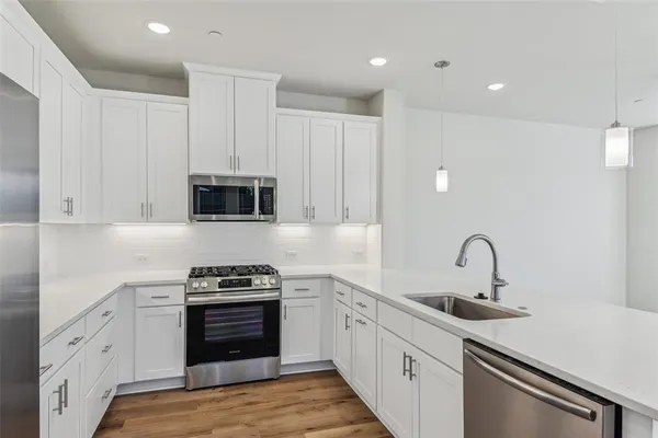 $3,199 | 12895 Raven Way, Unit 33, Farmers Branch, TX 75234