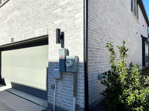 $3,199 | 12895 Raven Way, Unit 33, Farmers Branch, TX 75234