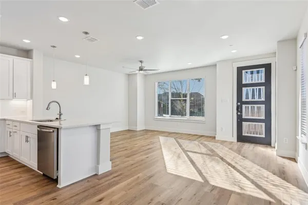 $3,199 | 12895 Raven Way, Unit 33, Farmers Branch, TX 75234