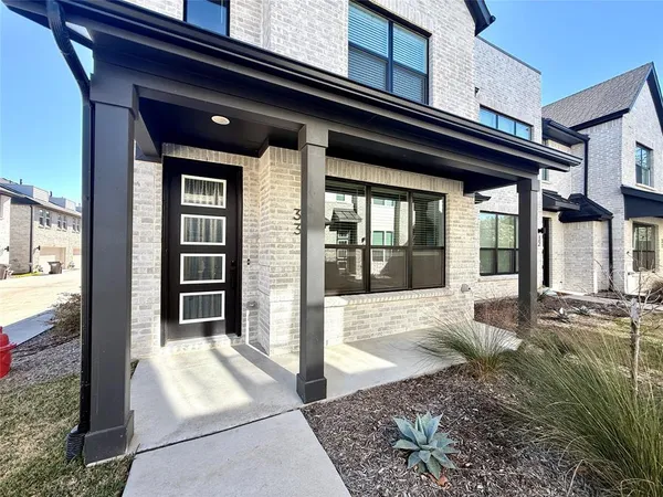 $3,199 | 12895 Raven Way, Unit 33, Farmers Branch, TX 75234