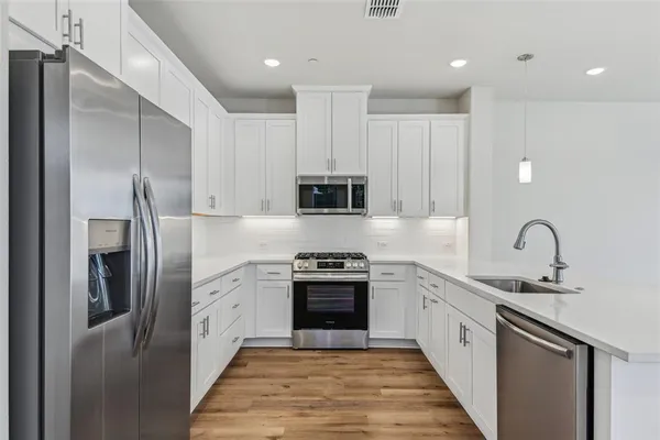 $3,199 | 12895 Raven Way, Unit 33, Farmers Branch, TX 75234