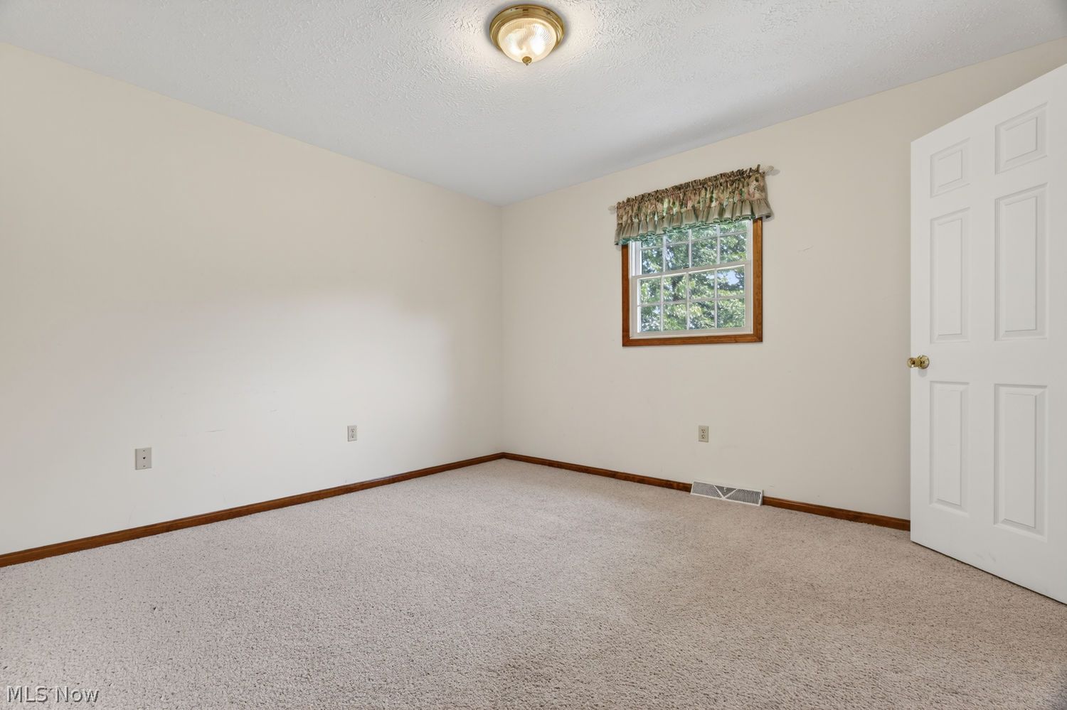 12002 West Lake Road Vermilion, OH 44089 - Photo 19 of 43 Gallery Image 19