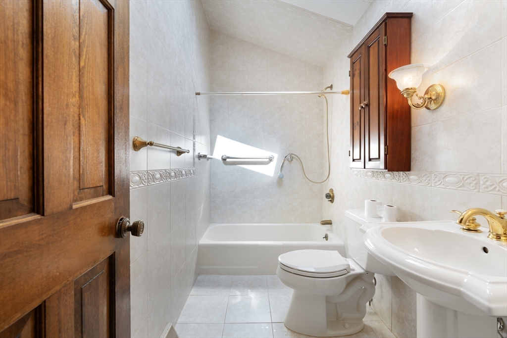 24 Old Jacobs Road Georgetown, MA 01833 - Photo 10 of 28 Gallery Image 10