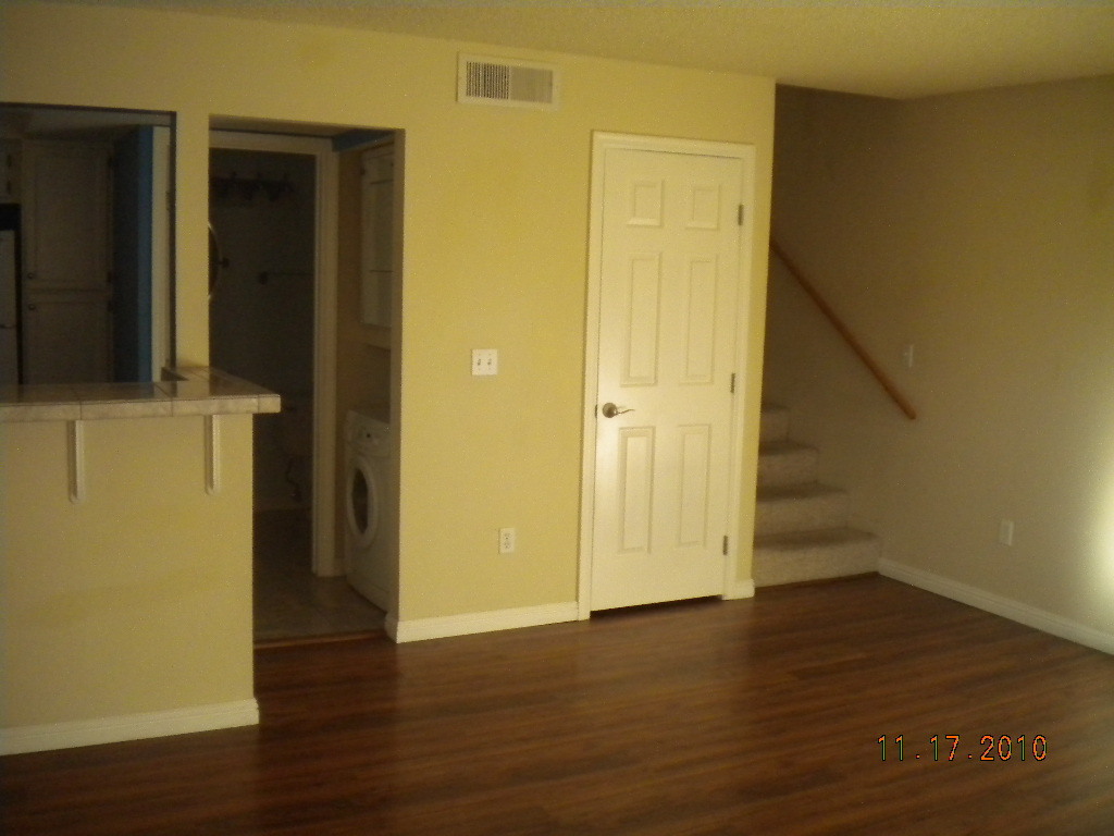 1645 West Baseline Road, Unit 2014 Mesa, AZ 85202 - Photo 2 of 4 Living Room