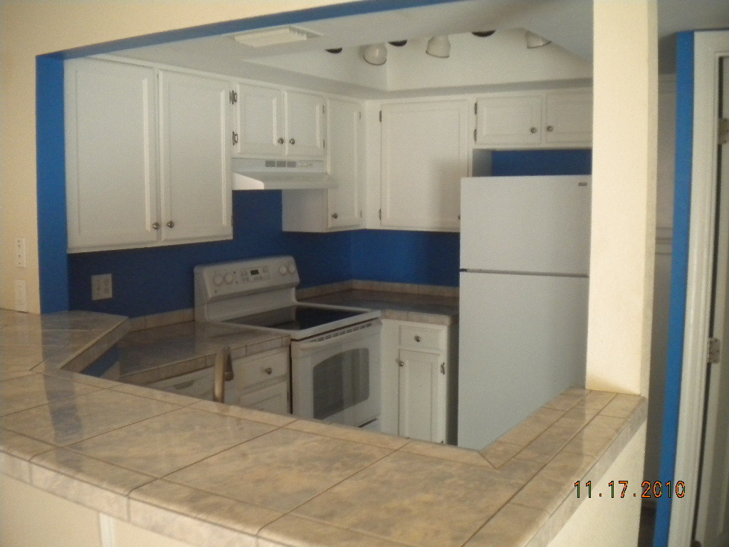 1645 West Baseline Road, Unit 2014 Mesa, AZ 85202 - Photo 3 of 4 Kitchen